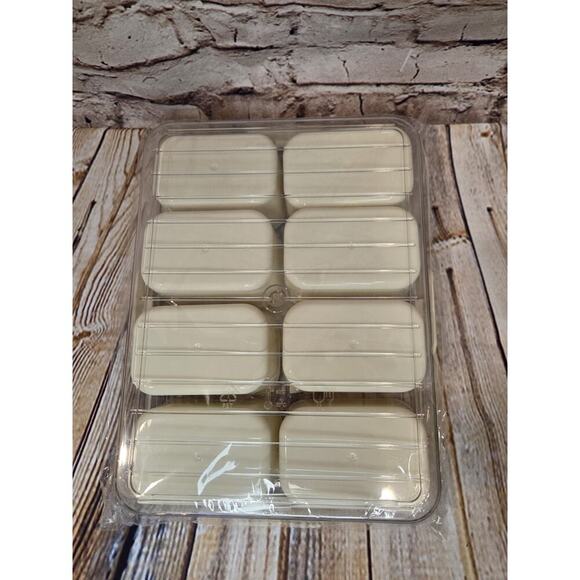 Off White Snacklebox Travel Snacks 8 Compartment With Handle - Picture 2 of 2